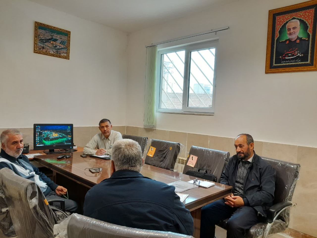 جلسه توجیهی روسای جدید ستاد شهرستانهای باروق وچهاربرج