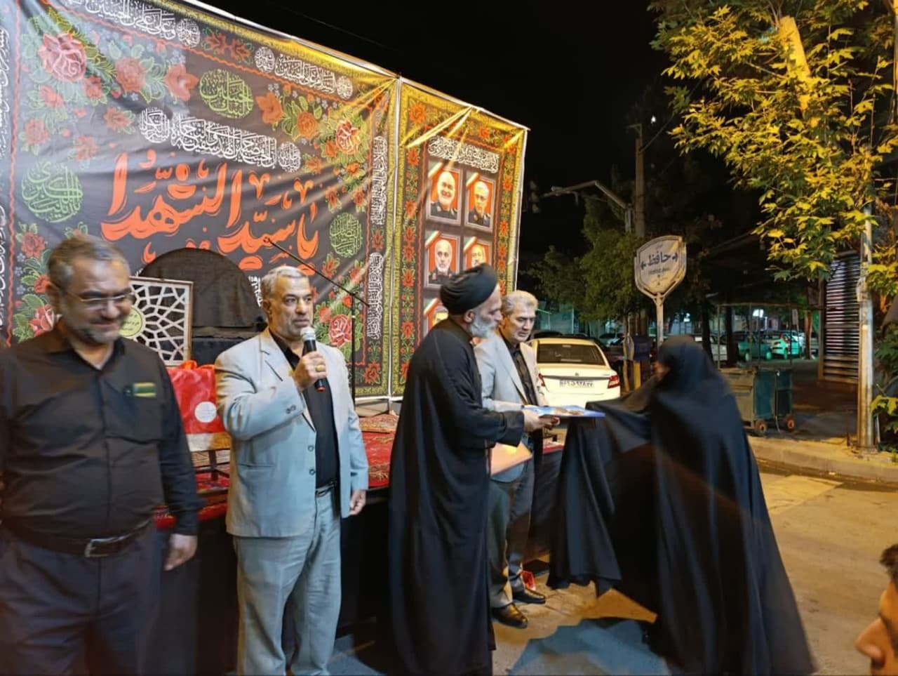 شرکت خادمان ستاد توسعه و بازسازی عتبات عالیات شهرستان سلماس، در مراسم عزاداری خیابانی مسجد مبارکه جامع سلماس