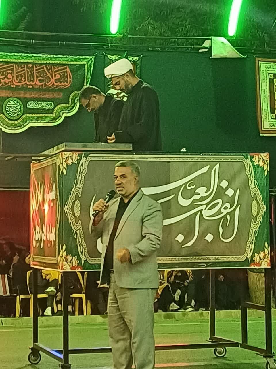 حضور خادمان ستاد توسعه و بازسازی عتبات عالیات شهرستان سلماس در جمع  عزاداران مسجد مهدیه اهرنجان سلماس