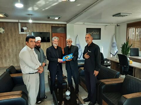 اعطای حکم رابط ستاد توسعه و بازسازی عتبات عالیات شهرستان ارومیه در سازمان آرامستان های استان