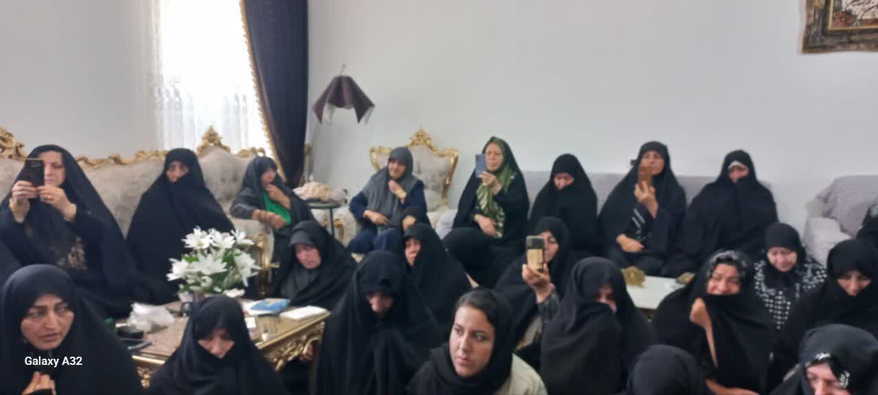 دعوت خادمان ستاد توسعه و بازسازی عتبات عالیات شهرستان سلماس به روضه خانگی خانواده محترم زارعی