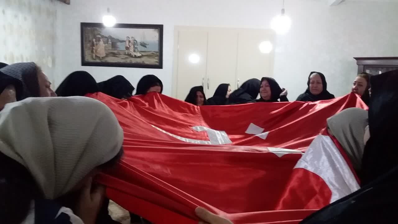 دعوت خادمان ستاد توسعه و بازسازی عتبات عالیات خواهران شهرستان پلدشت به مجلس روضه خانگی بانوان