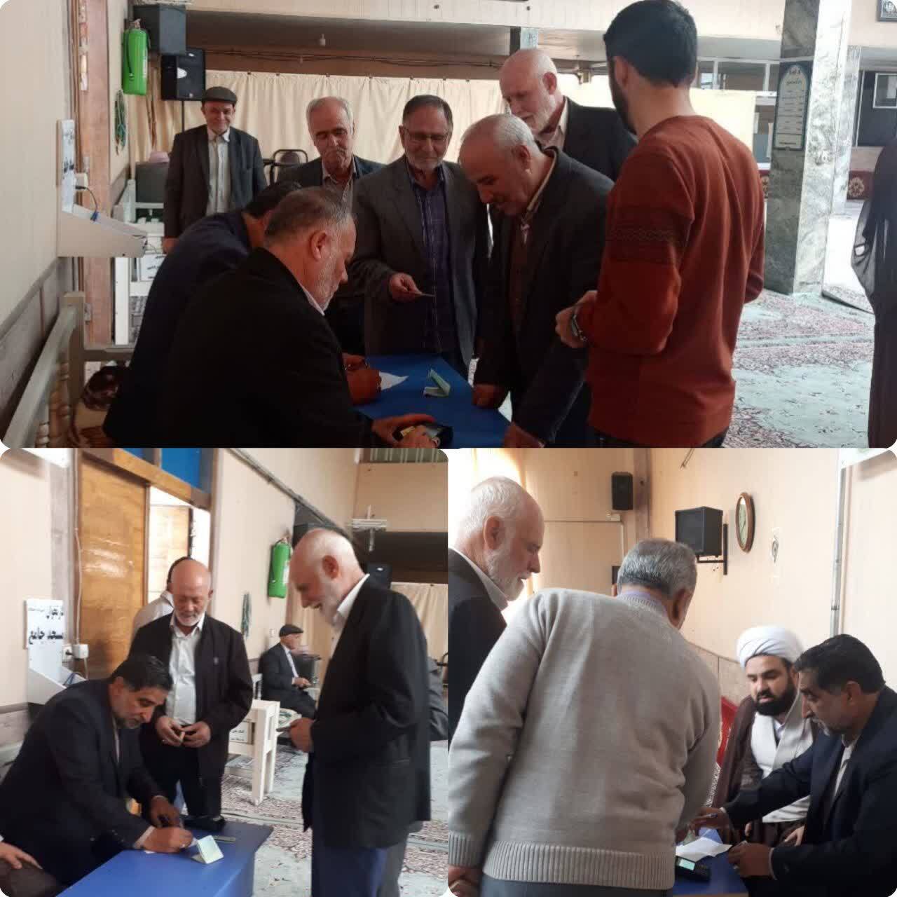 حضور خادمان ستاد توسعه و بازسازی عتبات عالیات شهرستان چایپاره در مساجد و جذب مشارکت های مردمی