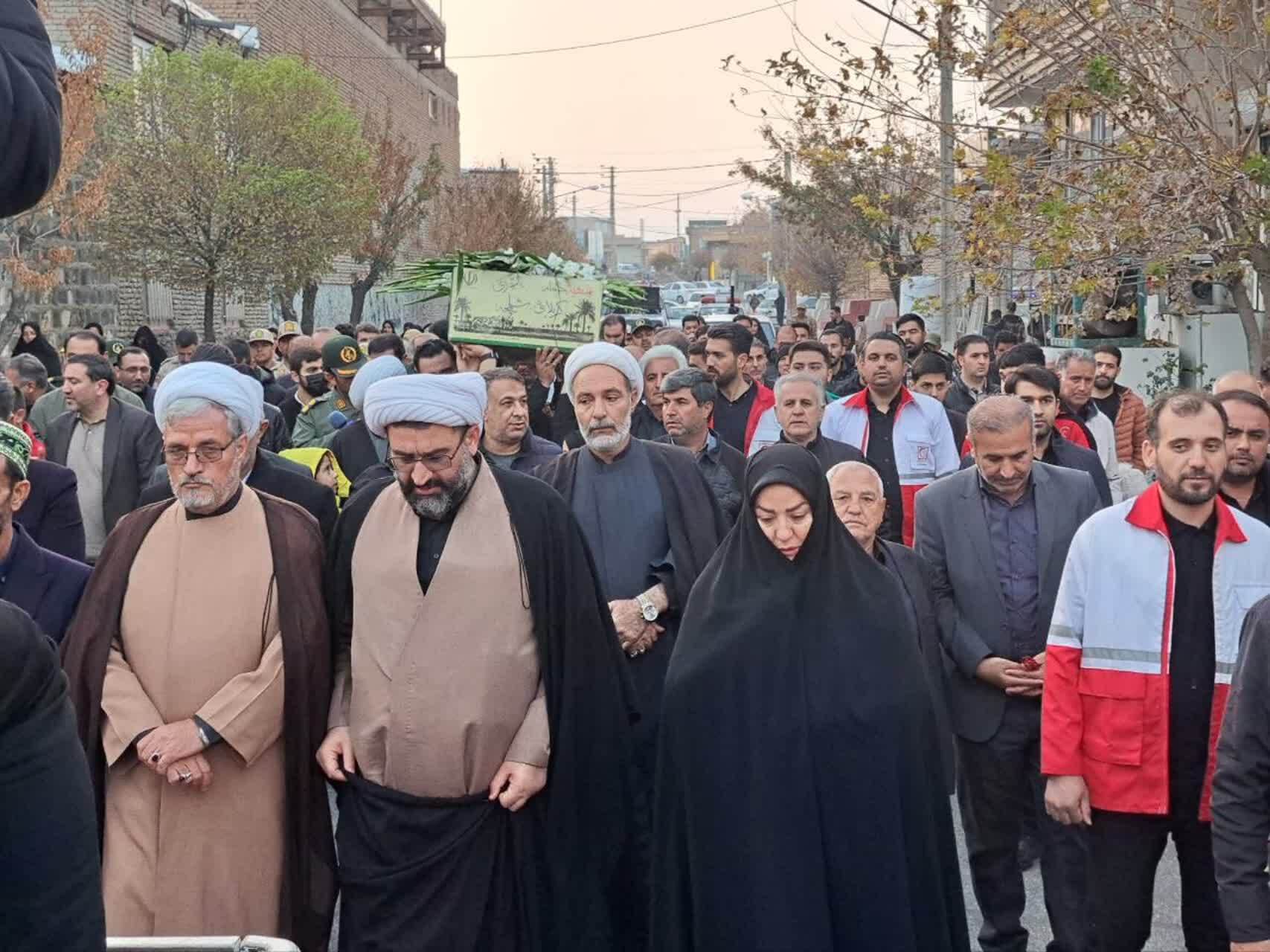 برگزاری آیین تشییع پیکر مطهر شهید گمنام دوران دفاع مقدس در شهر پلدشت